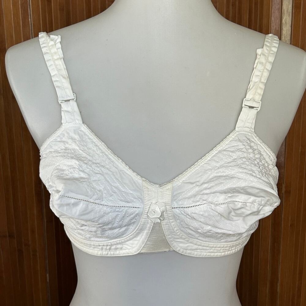 Vintage 1950s Maidenform Pre-LuDe Mid Century Circular Stitched Bullet Bra 36B